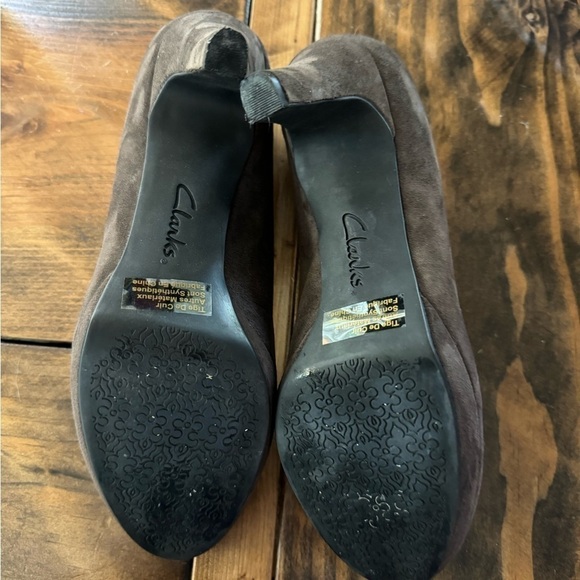 CLARKS INDIGO Taupe/brown Genuine Leather Suede Pumps High Heels Neutral size 7 - Picture 3 of 12